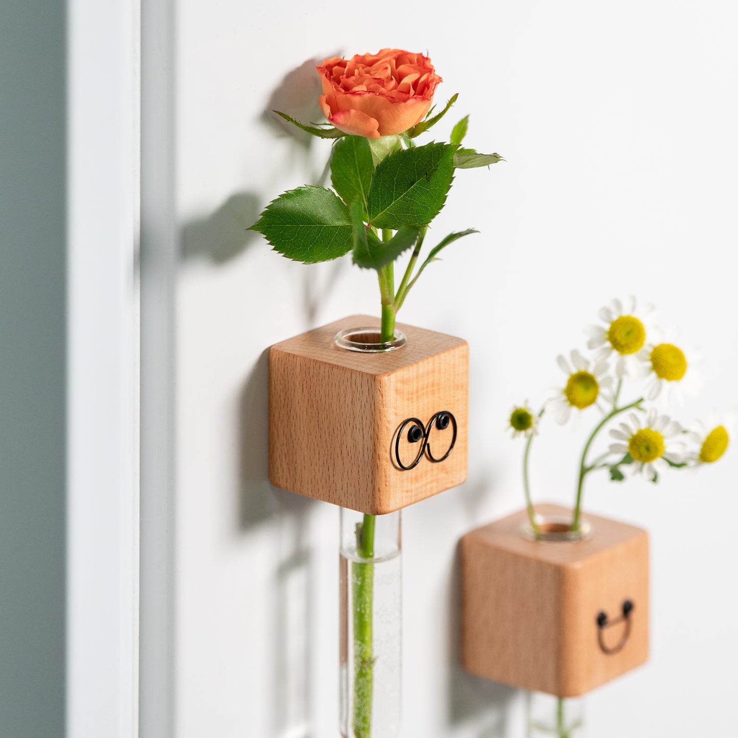 CF034 Magnetic Mood Vase Set (2-Pack)